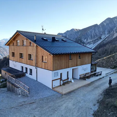 Edelweisshuette Ladurns * Fleres