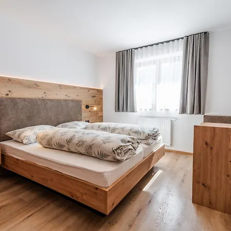 Hotel Edelweisshuette Ladurns *