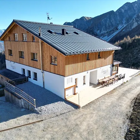 Edelweisshuette Ladurns *